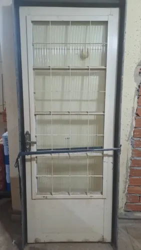 Porta de aço com vidro