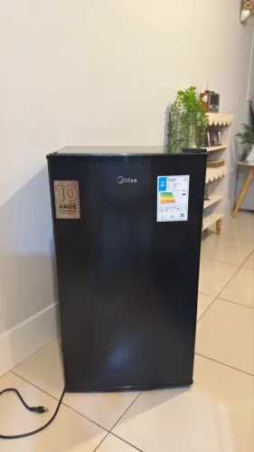 Vendo Frigobar Midea Novo 93L
