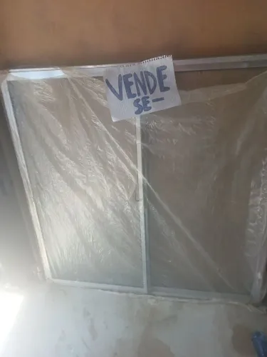 Janela de alumínio barata pra vende logo
