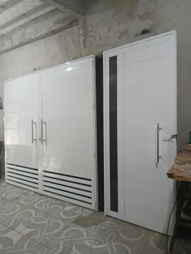 PORTÕES DE GARAGEM, SOCIAL COM INSTALAÇÃO.