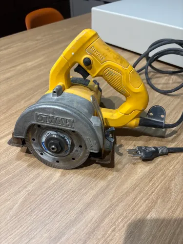 Makita Dewalt 110v