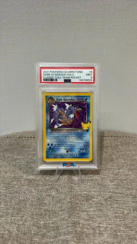 Carta graduada PSA 9 Dark Gyarados Celebrações