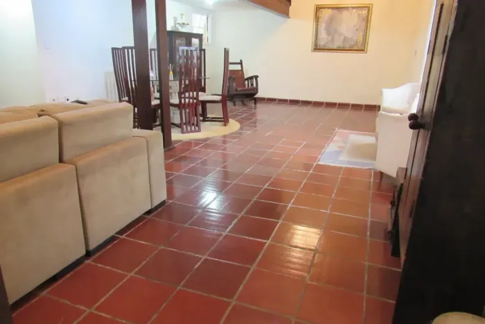 Venda ou troca por apartamento em Santos - Casa independente c/2 quartos, suíte, px Carref