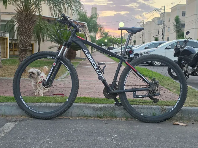 Bicicleta Absolute Nero Aro 29 tamanho 17 toda original com NF