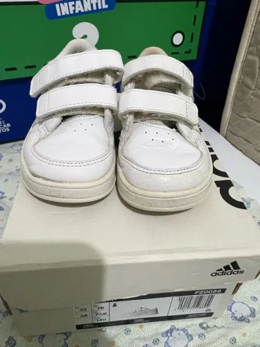 Tênis Adidas