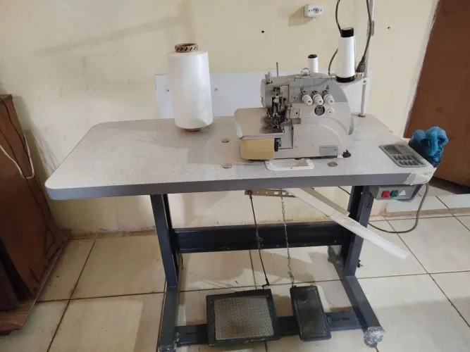 Vendo máquina de costura industrial Overlock