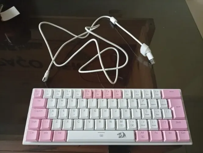 Teclado Mecanico Gamer Redragon Anivia, RGB, Switch Brown, ABNT2, Branco e Rosa (PT-BROWN)