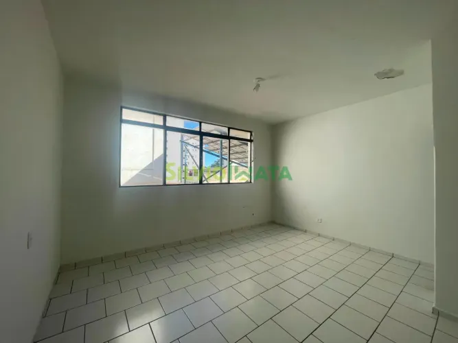 EXCELENTE SALA EM SOBRE LOJA COMERCIAL DE 16 M² PARA ALUGAR NA AVENIDA DUQUE DE CAXIAS - C