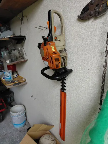 Podador de Cerca Viva Stihl (A Gasolina) - Funcionando