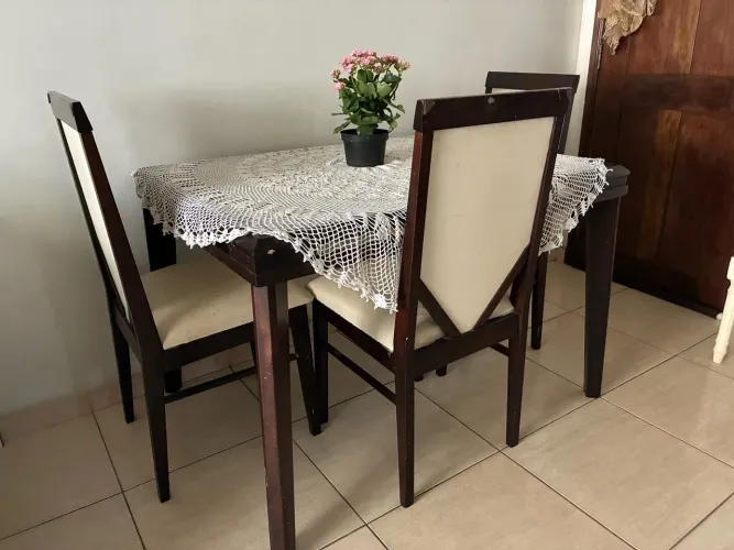 Conjunto de Sala de Jantar de madeira maciça