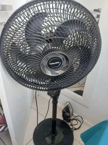Vendo ventilador de pé mallory