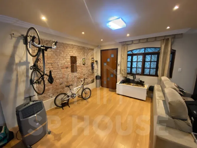 Casa para venda na Vila Mariana, São Paulo-SP: 3 quartos, 1 suíte, 1 sala, 3 banheiros, 23