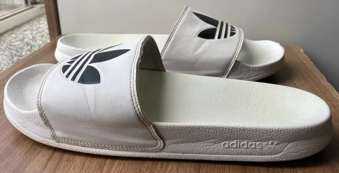 Chinelo Adidas Adilette Lite - Branco/Preto - Tamanho 43-44 BR