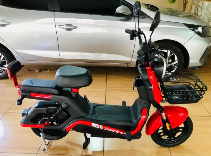 Scooter Elétrica Aro 14 650W NOVA