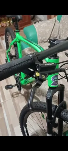 Bike nova com freios hidráulicos aro 29