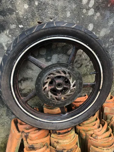 Roda dianteiro factor 125
