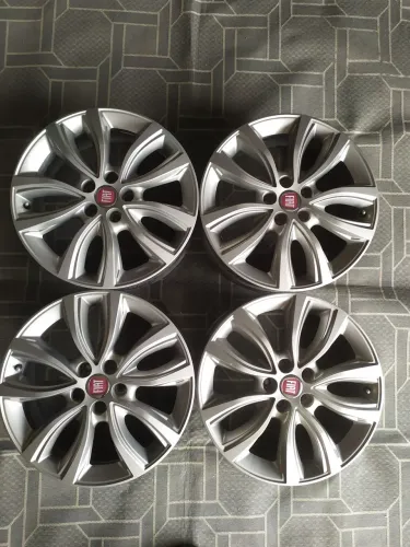 Rodas 18 Fiat Toro original