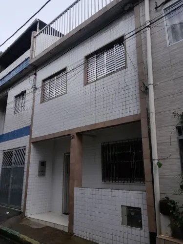 Casa Sobrado aluga-se