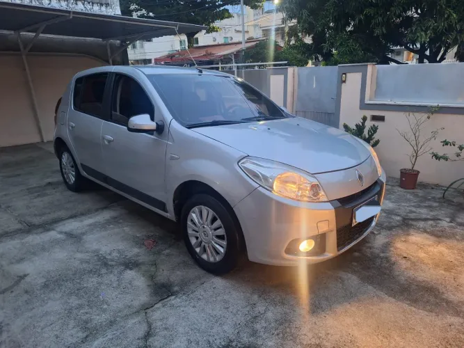 Renault Sandero Privilège Hi-flex 1.6 16V 5P AUT 2012