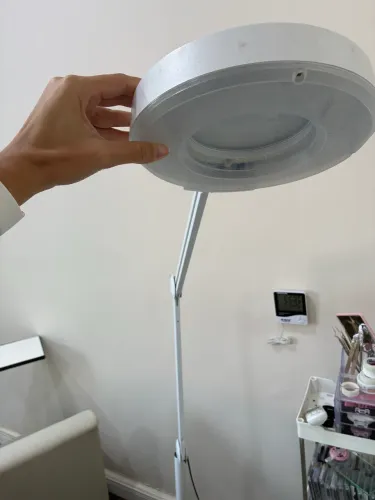 Luminária lupa de estética