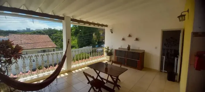 CASA COM 3 QUARTOS, 1 SUÍTE - CONDOMÍNIO CASAREDO