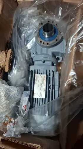 Motoredutor sew 1.5 cv sem uso<br><br>Preço 2800