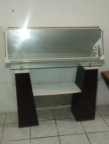 Aparador com espelho 