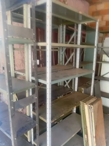 Estante de Aço