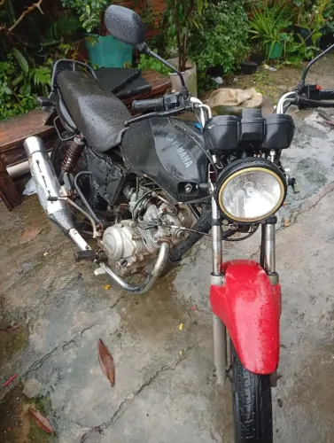 YBR 125 preta