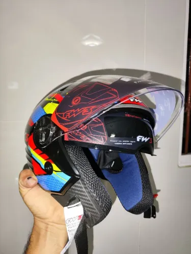 Capacete FW3 com óculos novo + brinde