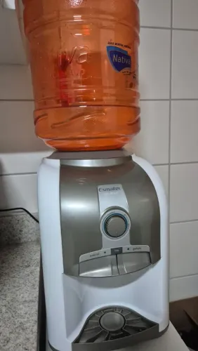 Gola água Esmaltec maravilhoso para dias quentes.