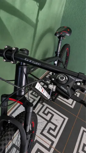 Bicicleta GTSM1 preta com 21vel.