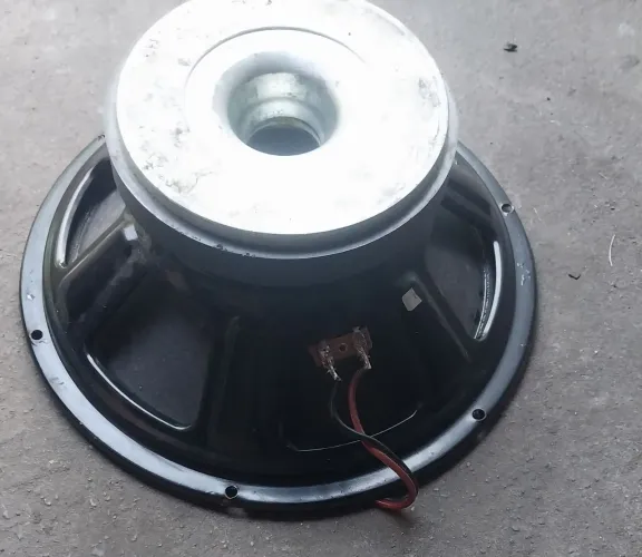 Vendo esse alto falante de 12 polegadas leia!!!