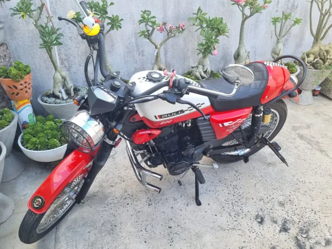 BULL CAFÉ RACER B31