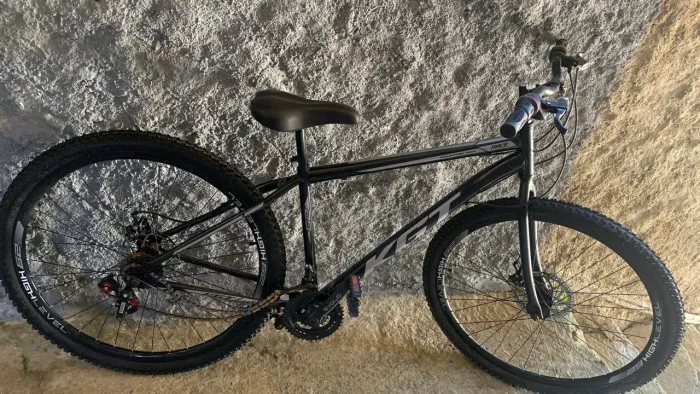 Bicicleta Aro 29 KGT Shift Aço Carbono Freios a Disco 21 Marchas Suspensão Diant,USADA