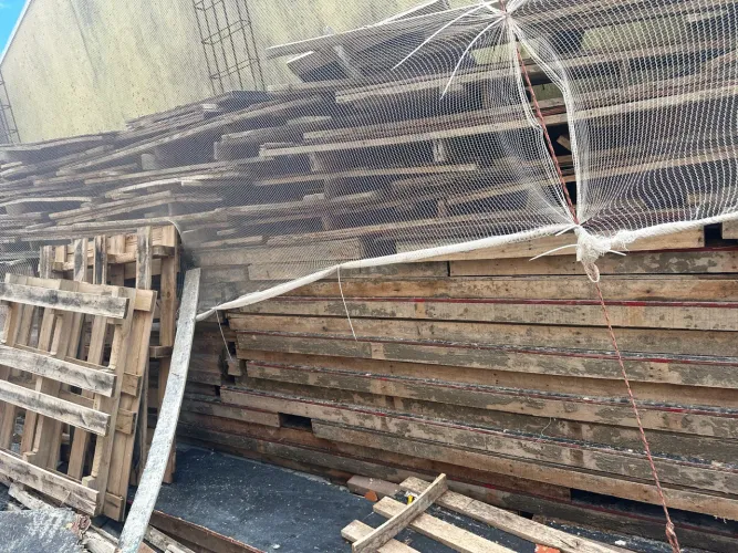 Sobras de obra mais de 430 metros formas 