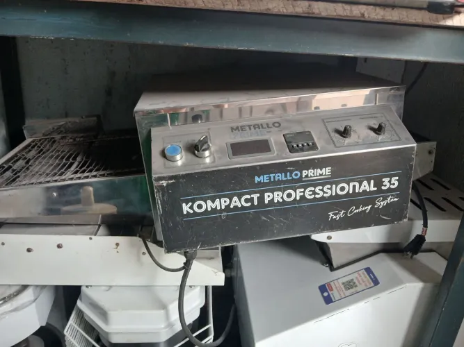 Forno de esteira metalo-Praime   elétrico  assa até 35cm 