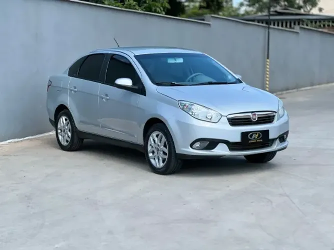 Fiat Grand Siena Essence 1.6 Flex 16V 2015