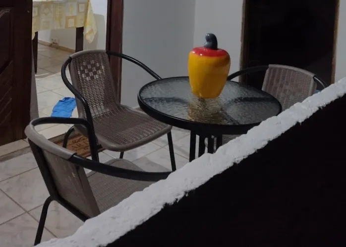 MESA COM 3 CADEIRAS 