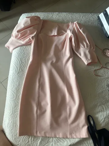 Vestido de festa rosa bebê