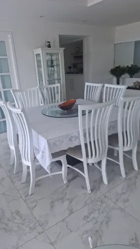 VENDO MESA DE JANTAR COM 8 CADEIRAS