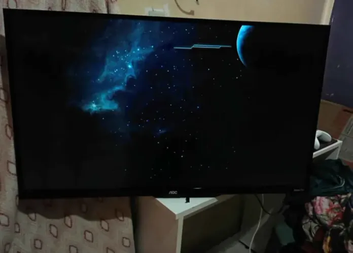 TV AOC (SISTEMA OPERACIONAL ROKU TV)