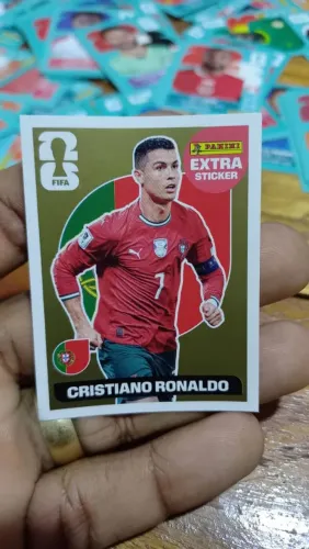 FIGURINHA LEGENDI COPA 2026 CR7 OURO VALOR A COMBINAR *