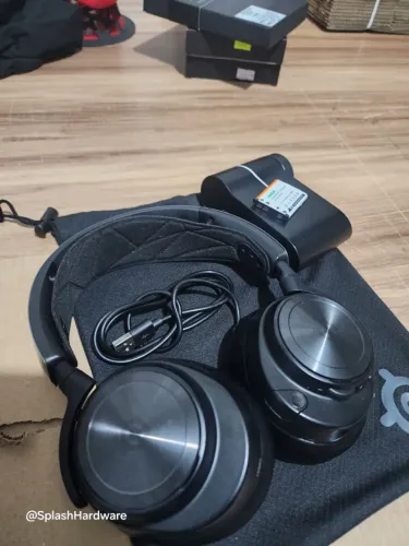 Steelseries artic nova pro wireless semi novo sem caixa funcionando 100%