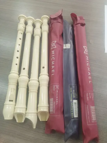 Lote com flautas, 7 unidades 