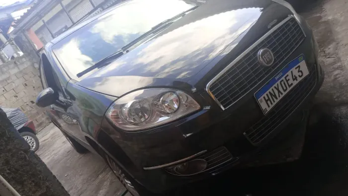 Fiat Linea Essence Dualogic 1.8 Flex 16V 4P 2012