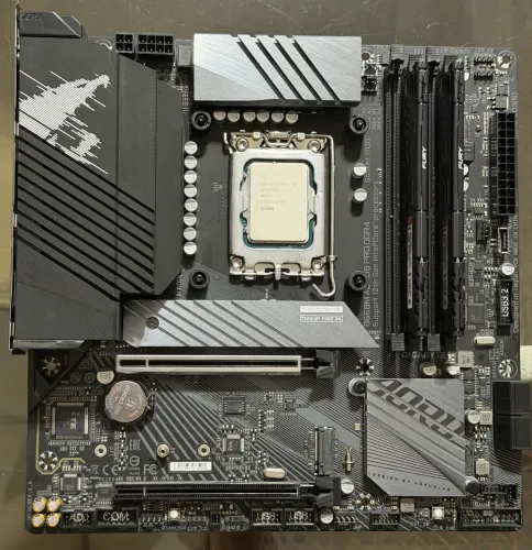 Kit upgrade Placa Mãe Gigabyte + Memória DDR4 Kingston + Processador i9-12900KF