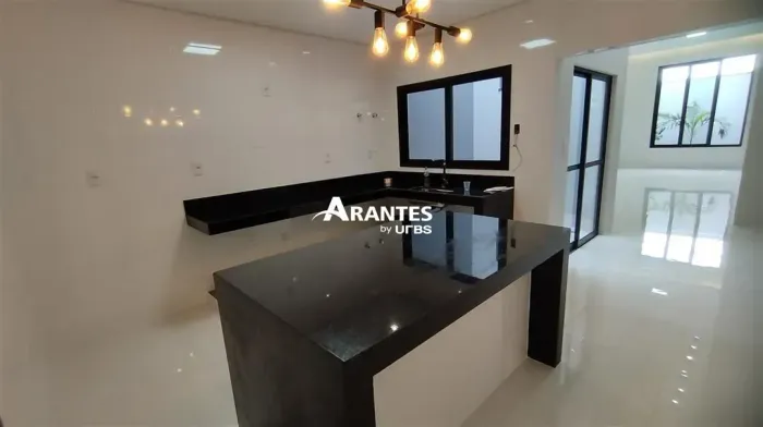 Casa com 175m² 3 quartos à venda no bairro Laranjeiras