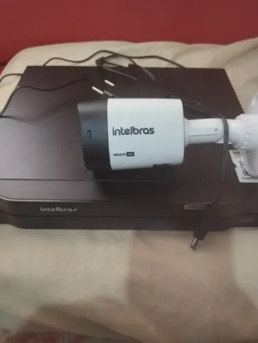 Dvr Intelbras 16 canais com HD de 1TB. Câmera de brinde.