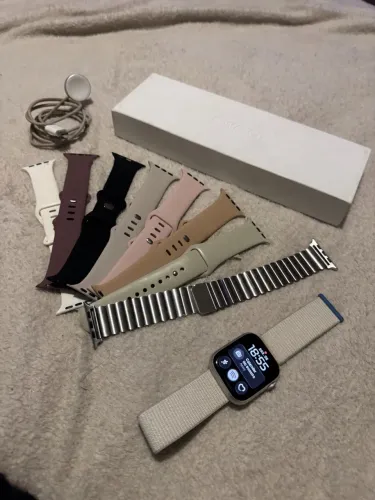 Apple Watch Series 9 GPS 45mm Alumínio + Pulseiras Extras